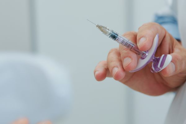 relleno con ácido hialurónico